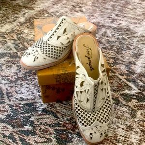 Free People Paramount Slip On/Loafer Size 9 (39.5)/Color White